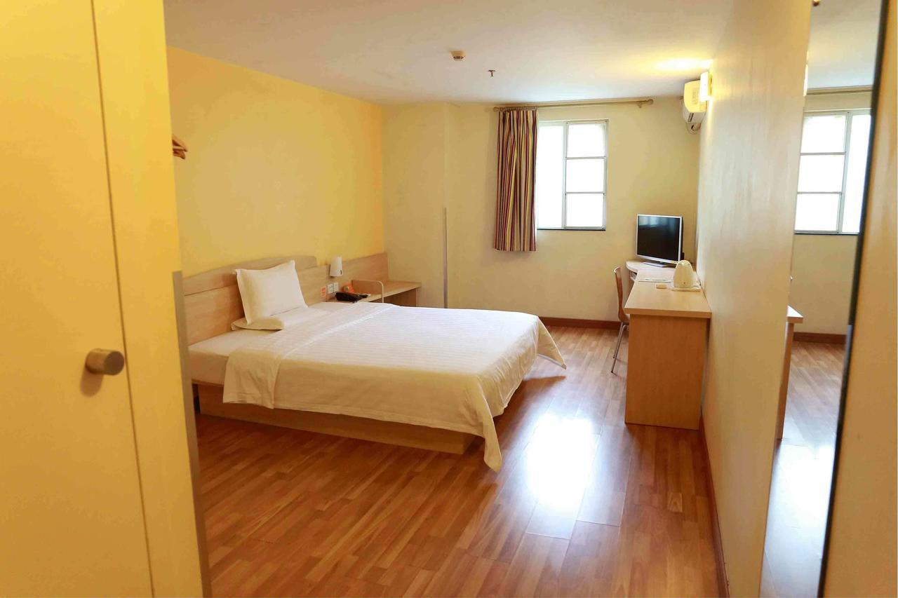 7Days Inn Zhongshan Li He Square Oda fotoğraf