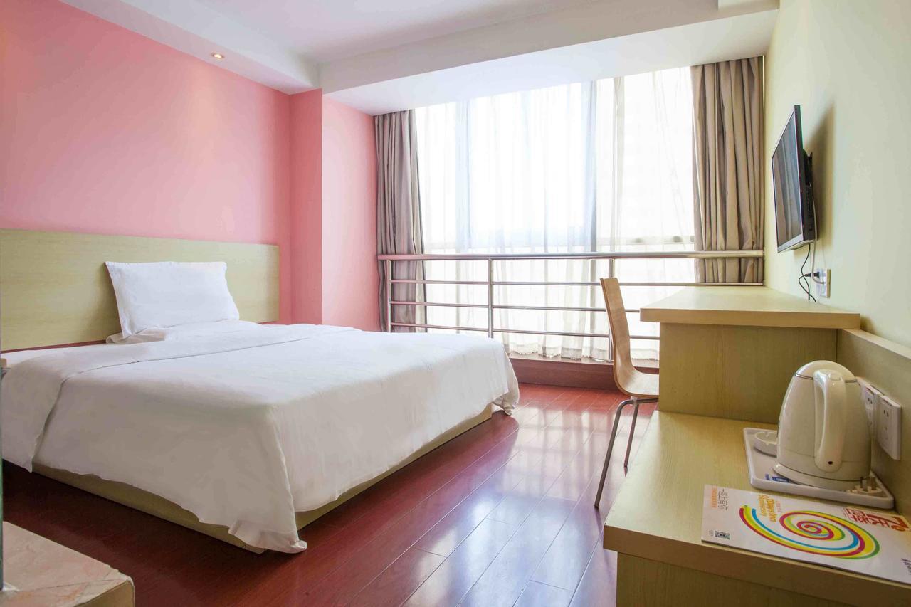 7Days Inn Zhongshan Li He Square Oda fotoğraf