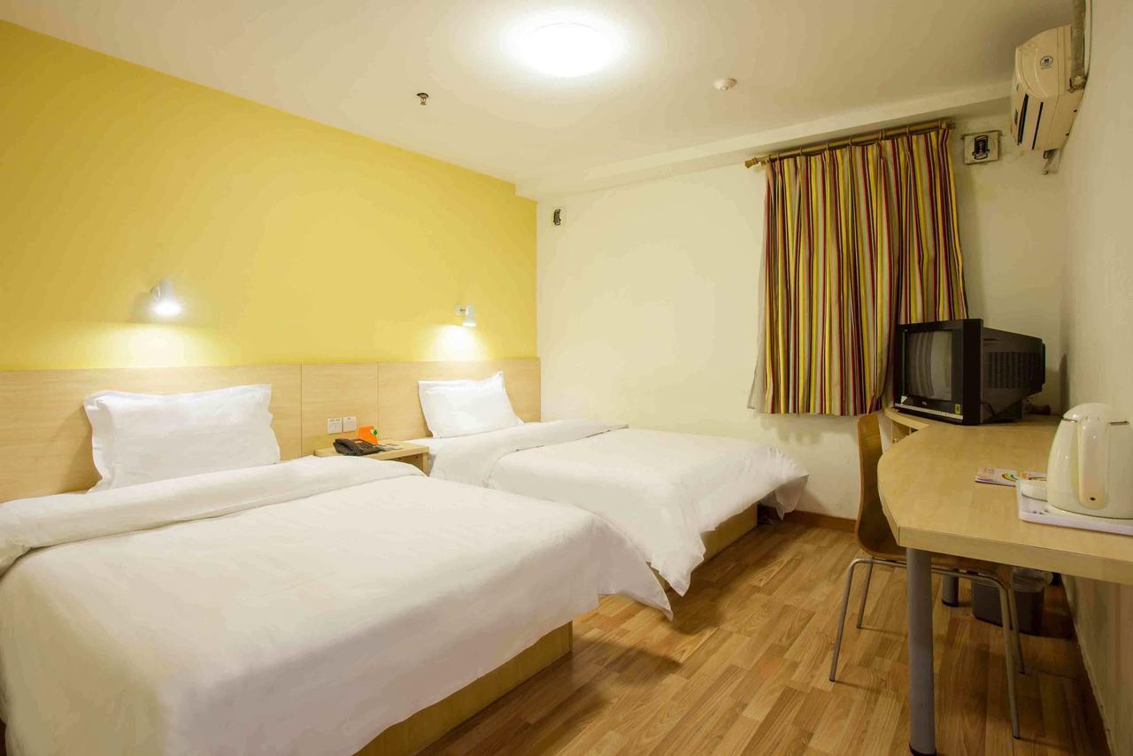 7Days Inn Zhongshan Li He Square Oda fotoğraf
